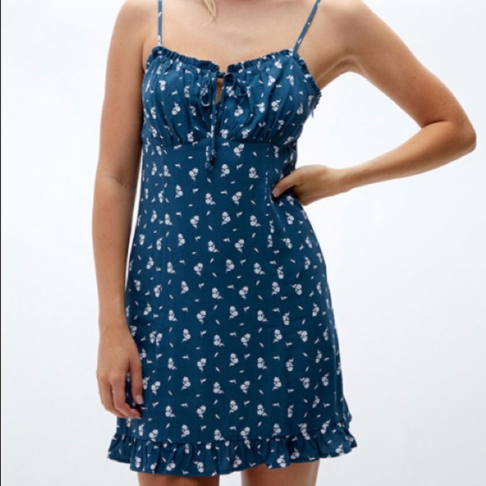 BNWT LA Hearts Ruffle Hem Shift Dress